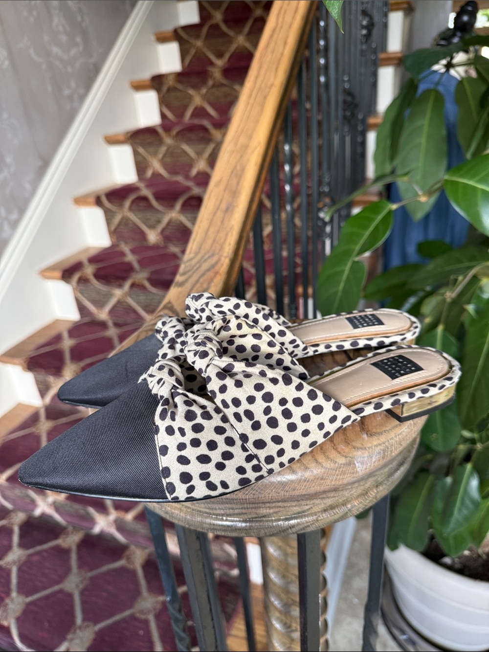 White House black market ladies pointy toe flats excellent condition size 8 - Picture 7 of 13